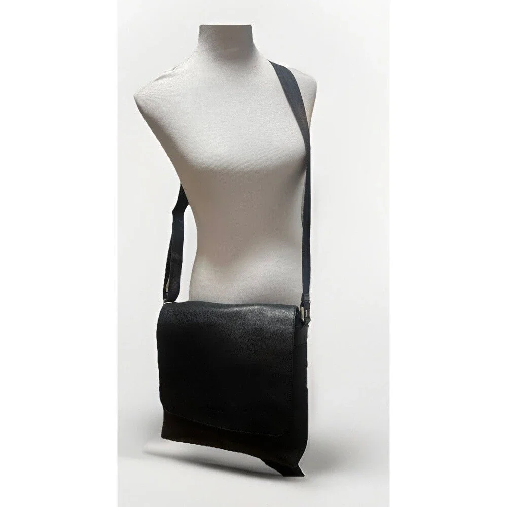 Coach Sullivan Messenger Black Pebbled Leather Crossbody Bag H1861 F29276